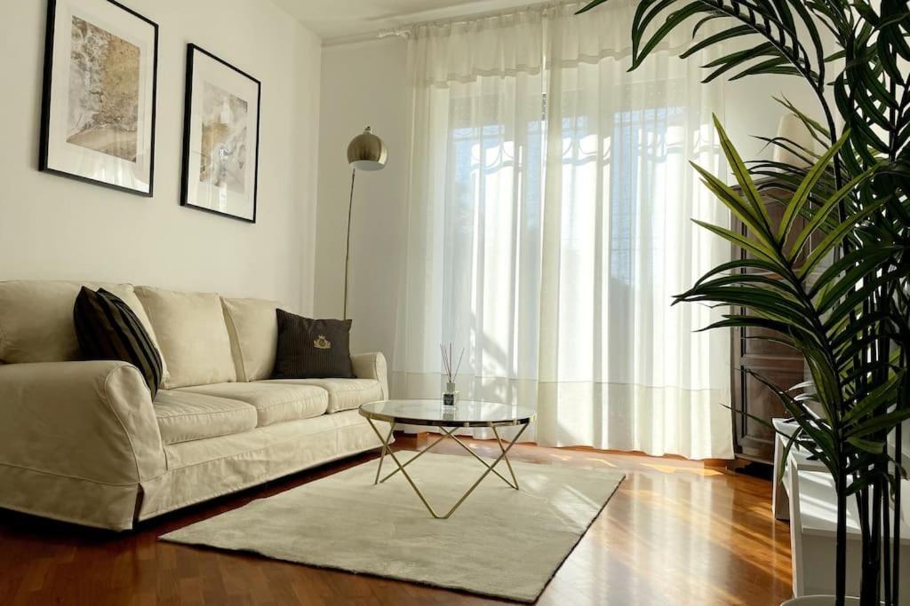 Appartement Amazing Flat With Terrace à Milan Extérieur photo